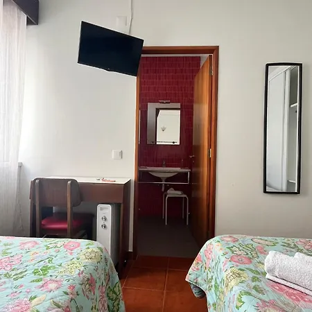 ゲストハウス Residencia Aviz *